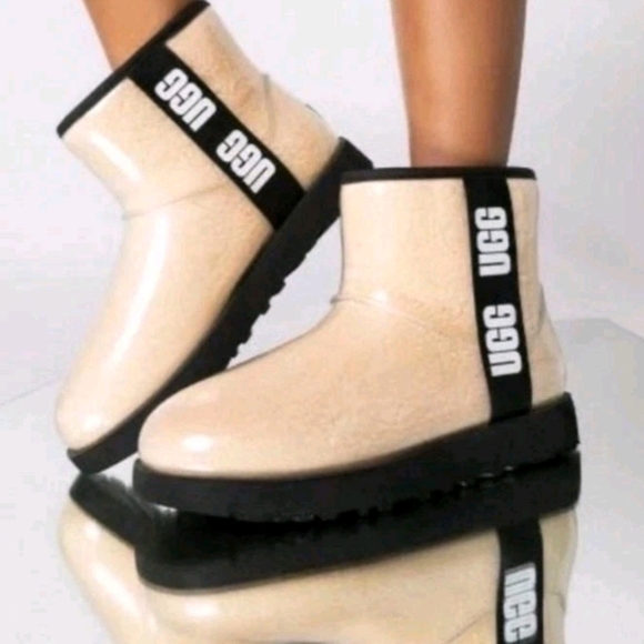 Ugg Womens Classic Clear Mini Boot 9 - Picture 1 of 11